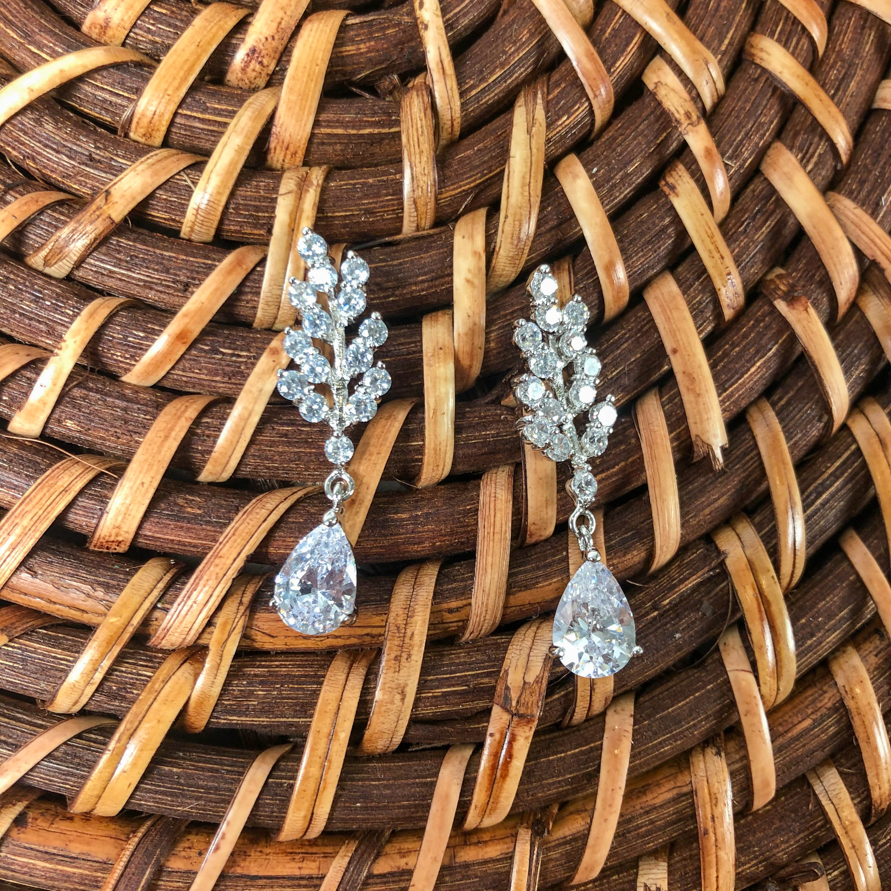 Keren Wolf Sparkly Leaf Drop Earrings